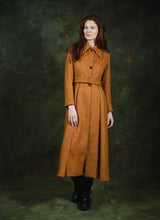 Ladies Large Collared Tweed Coat
