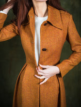 Ladies Large Collared Tweed Coat