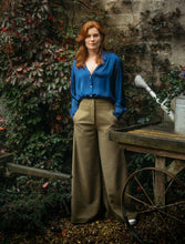 High waisted, wide leg trousers